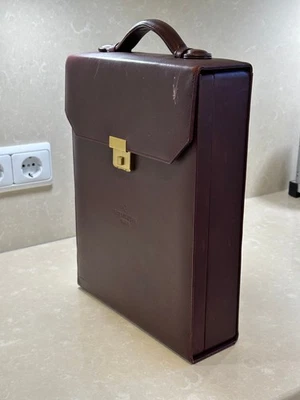 PATEK Philippe Uhrenkoffer 18 Uhren - Bild 1 von 4