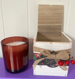 DW Home Scented Candle Radiant LOVE Currant Scent in Wooden Christmas Box 8.6 oz - Picture 1 of 9