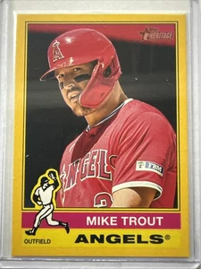 2025 Topps Heritage Mike Trout #119 Yellow Border SP Angels 🔥 - Imagen 1 de 2