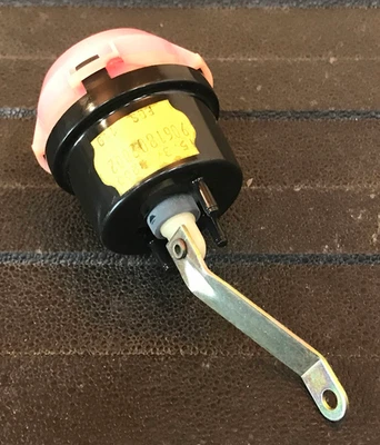 Mercedes-Benz A/C Vacuum Actuator - 123-800-11-75 - For MBZ 230, 240D & More - Image 1 of 4