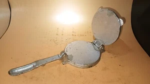 Vintage 4" Cast Iron Tortilla Press - Bild 1 von 5