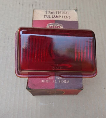 Dodge Custom Deluxe 1946-1948 cupé nuevo de stock MoPar lente de lámpara trasera de vidrio izquierdo Foto 1 de 3