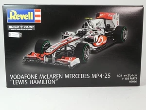 Revell Kit F1 Formula 1 Mclaren Mercedes MP4/25 Lewis Hamilton 2010 1/24 07096 - Foto 1 di 1
