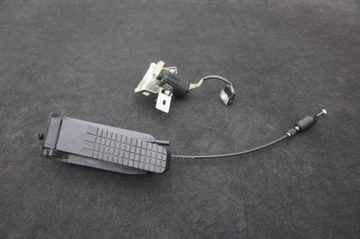 Pedal Accelerator Throttle Sensor OEM 99660611500 Porsche 911 Turbo 996 2001-05 - Image 1 of 4
