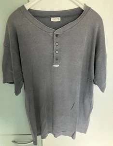 Schiesser: graues Shirt mit kleiner Knopfleiste Gr. XXL, m.kl. Defekt, getragen - Bild 1 von 6