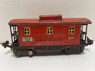 1934-40 VINTAGE PREWAR LIONEL #657 O GAUGE ALL METAL RED CABOOSE Fair CONDITION - Image 1 of 4