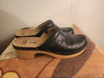 Clarks Collection Soft Cushion Womens sz 8.5 M Black Leather Slip On Clogs #44 - Image 1 of 4