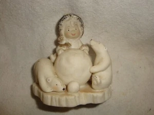 COLLECTIBLE WELLINGTON COLLECTION LITTLE GIRL ON SNOWBALL W/POLAR BEARS #004 - Picture 1 of 2