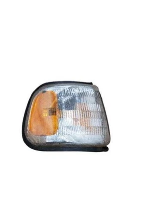 Guardabarros con luz de estacionamiento/esquina de pasajero montado para 94-97 MAZDA B-2300 321226 Foto 1 de 4