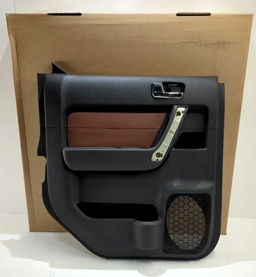 Nuevo panel de moldura de puerta trasera OEM GM LH 2009-2010 Hummer H3 H3T 94723403 negro marrón Foto 1 de 4