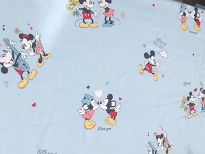 Algodón Disney Mickey Mouse para niños. Color azul bebé. Calidad premium. 63"" de ancho! BTY - Imagen 1 de 6