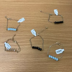 NUEVO Lote de brazaletes de cadena de cuentas (5) cuentas de aguamarina, champán, vidrio negro en cadena dorada - Imagen 1 de 9