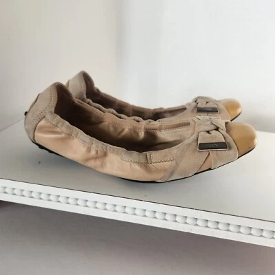 Tod's 米色麂皮绒和漆皮芭蕾平底鞋 7 码 US/37.5 EU — 第 1/4 张图片