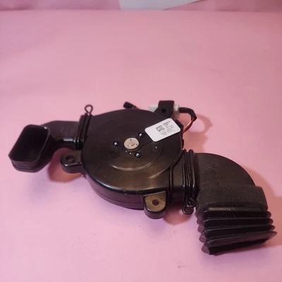 OEM 2014-2016 KIA CADENZA FRONT DRIVER SEAT HEAT VENT BLOWER MOTOR 88550-3R010 - Image 1 of 3
