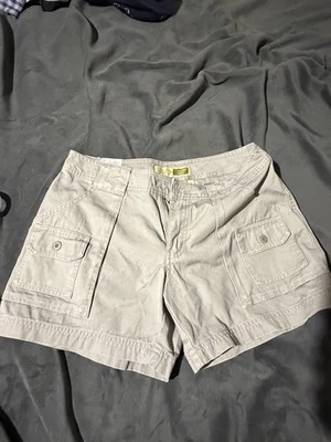Nuevos Pantalones Cortos de Senderista para Mujer Talla 8 Beige/Arena Ajuste Moderno Cabelas 7 Bolsillos Foto 1 de 4