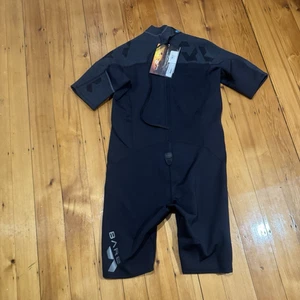 Neu mit Etikett blank Herren 2 mm Revel Shorty Neoprenanzug 2XL/2TG grau Einzelhandel 165 - Bild 1 von 12