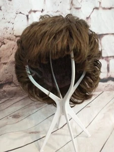 Brünette braune kastanienbraune rote Shag Kurzhaar Modacryl Perücke Natur Mischung mit Ständer - Bild 1 von 6