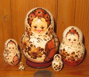 Pyrography Matryoshka Russian Small Nesting Dolls & Butterfly 5 Matt signed GIFT - Picture 1 of 12