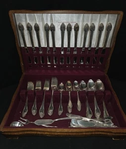 1847 Rogers Bros IS 88pc Remembrance Silverplate SilverwareFlatware Svc (12) EVC - Picture 1 of 22