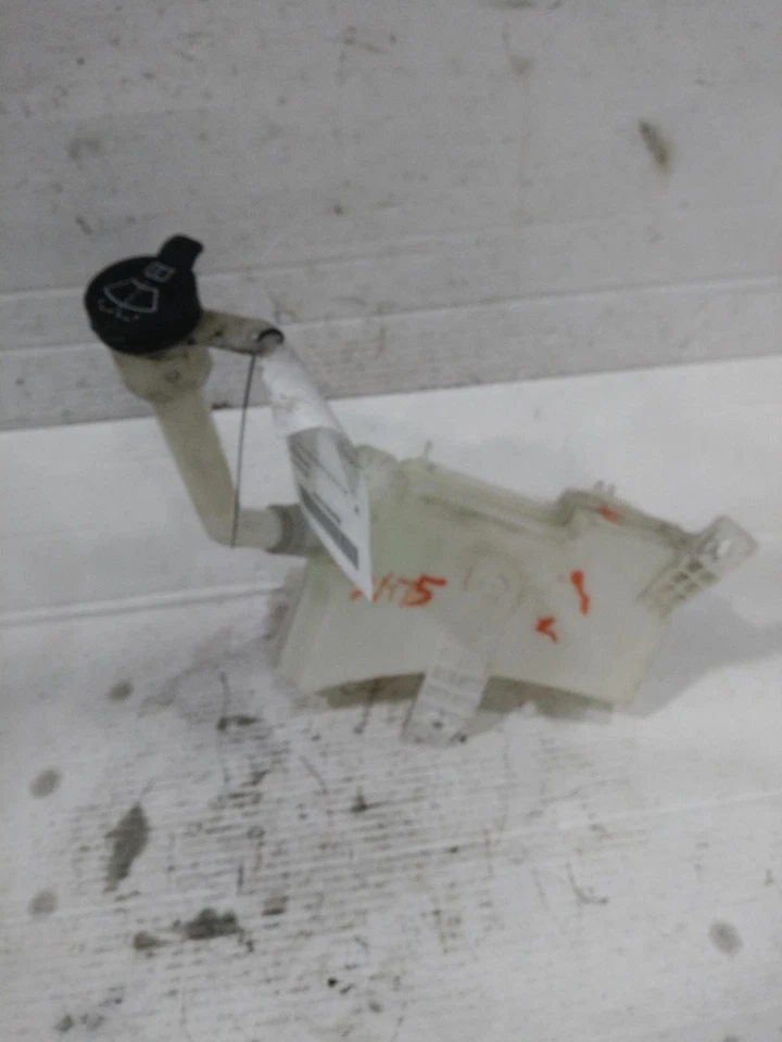2016 Chevrolet Trax Washer Fluid Reservoir 1.4L OEM Black 139K Miles - Imagem 1 de 4
