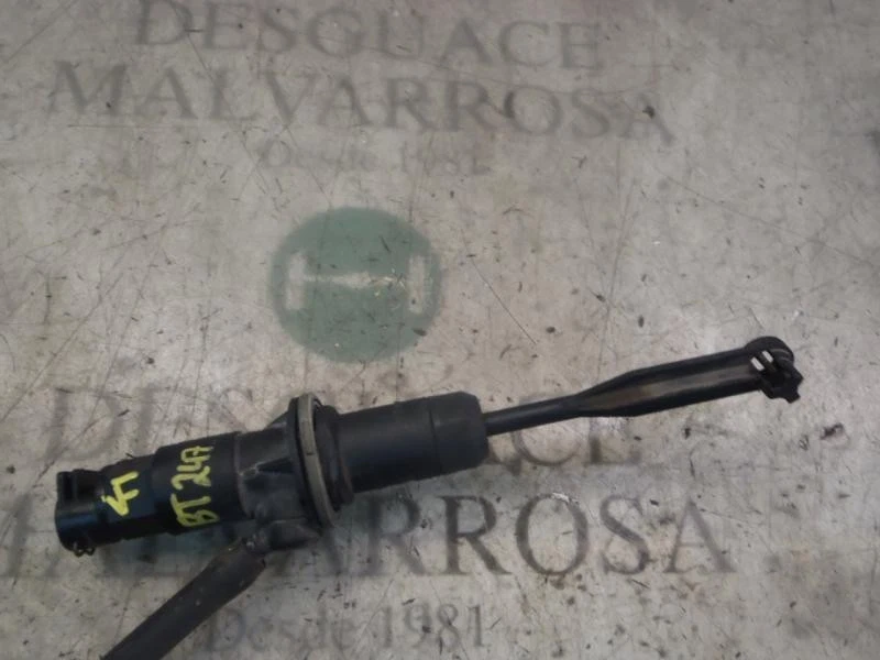 6001548446 POMPE D´EMBRAYAGE / 13719002 POUR DACIA LOGAN EXPRESS AMBIANCE - Photo 1/4