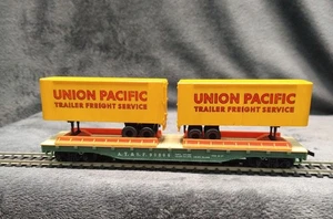 TYCO AT&SF FLAT CAR #90806 WITH TWO UNION PACIFIC TRAILERS HO SCALE - No Box - Picture 1 of 7