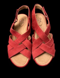 Clarks Sandalette unstrukturiert Capri Step rot Nubuk 261-49643 Plateau Keilabsatz - Bild 1 von 6