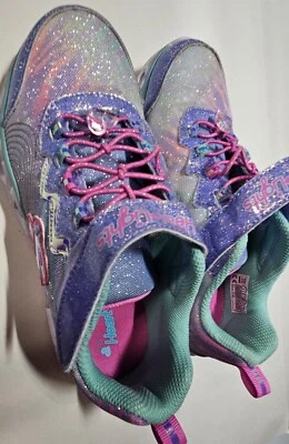 Zapatilla deportiva Skechers Spirit para niñas talla 4 joven (con defecto) Foto 1 de 4