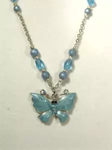 CIONDOLO COLLANA FARFALLA CRISTALLO SWAROVSKI CYNTHIA LYNN ""COLORI VOLANTI"" BLU - Foto 1 di 1