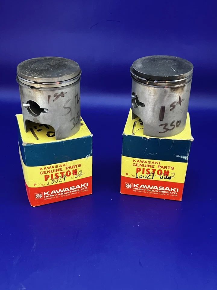 Kawasaki S2 350 1972-73 juego de pistones O/S usado (cantidad de 2 juegos) JB9 Foto 1 de 1