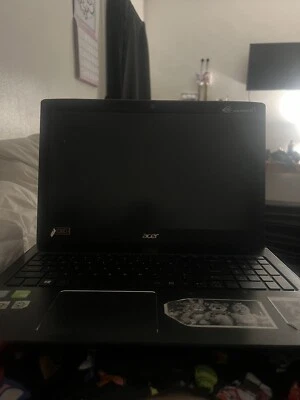 PC portátil Acer Aspire E5-576G Foto 1 de 4