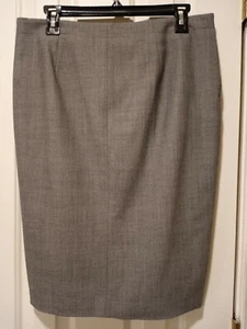 BANANA REPUBLIC Skirt Gray, Button-Zip Front kick pleat, Fully Lined Size 6 EUC - Picture 1 of 7
