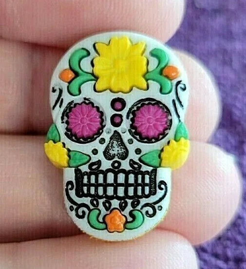 ^ ﻿Pin de solapa de tachuela amarilla calavera de azúcar día de los muertos - ¡Regalo perfecto único! Foto 1 de 4