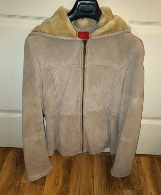 ESPRIT 连帽麂皮绒皮革米色拉链外套带人造毛皮衬里尺寸 X 小号二手状况完好 — 第 1/4 张图片