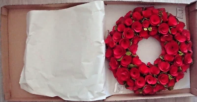 NEW ~ 10' Inch Wood CURL Red Roses Wreath - Image 1 of 4