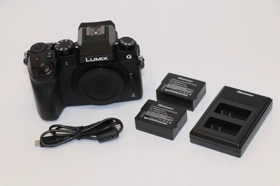 Panasonic Lumix DMC-G7 Mirrorless Micro 4/3 Camera Body (Shutter count only 1K ) - Image 1 of 4