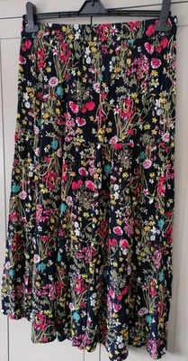 Cotton Traders Crinkle maxi  Skirt black with multi colour size 14 - Image 1 of 2