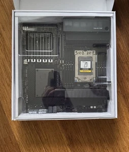 ASUS Pro WS WRX80e-Sage SE Wifi AMD Threadripper Pro DDR4 E-ATX Motherboard - Afbeelding 1 van 3