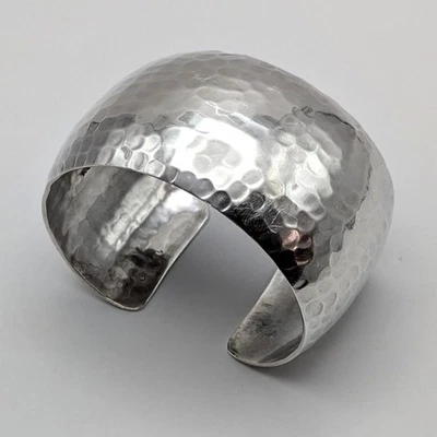 Brazalete de plata de ley 925 banda ancha gruesa de metal martillado 6 1/2 pulgadas 53,7 g Foto 1 de 4