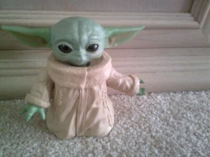 Star Wars The Mandalorian The Child 6.5" Posable Action Figure Baby Yoda - Picture 1 of 3