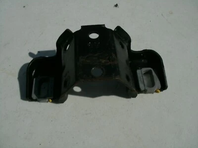 1978-88 MONTE CARLO CUTLASS DASH STEERING COLUMN MOUNT BRACKET HANGER 连接器 — 第 1/2 张图片
