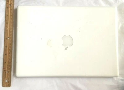 Apple Laptop 2007 Model A1181 FOR PARTS - Image 1 of 4