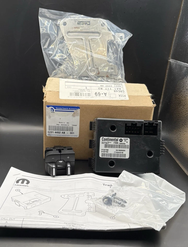 Módulo de freno de remolque integrado OEM MOPAR 2015 RAM 1500-5500 82214492AB Foto 1 de 4