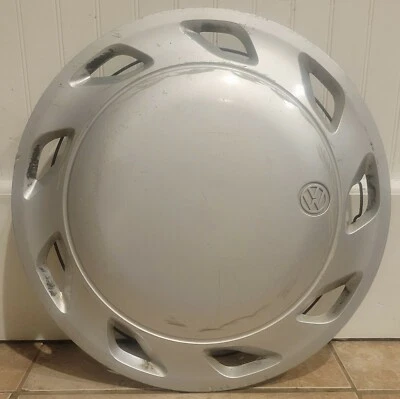 (1) 原始设备制造商 1991 - 1993 年大众福克斯 13 英寸轮毂盖车轮盖 #01 p/n 305601147.3 — 第 1/4 张图片