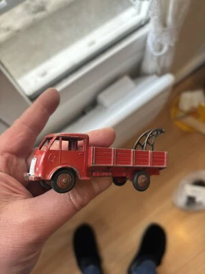 Dinky Toys Studebaker Echelle 1:43 Camionnette de Dépannage - Rouge (25 R) - Photo 1/4