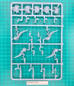 Saurus Warrior x 4 on Sprue Old Style No Heads Seraphon Warhammer Lizardmen F1 - Picture 1 of 1