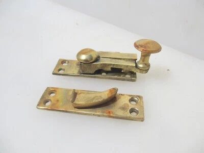 Antiguo marco de latón ventana pestillo cerradura sujetador captura antiguo vintage Foto 1 de 4