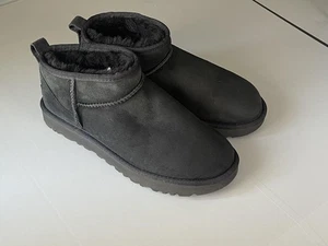 UGG Boots Womens Size 8 Black Classic Ultra Mini Sheepskin Suede Ankle 1116109 - Picture 1 of 8