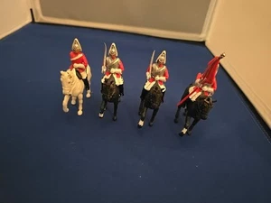 Britains Ltd Guards Toy Soldiers On Horses Vintage British English Set of 4 - Picture 1 of 8