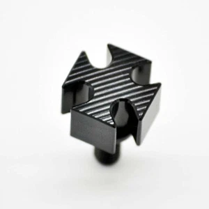 Schwarze Alu CROSS Sattelschraube passend für Harley DAVIDSON Modelle ab 1996 - Bild 1 von 3